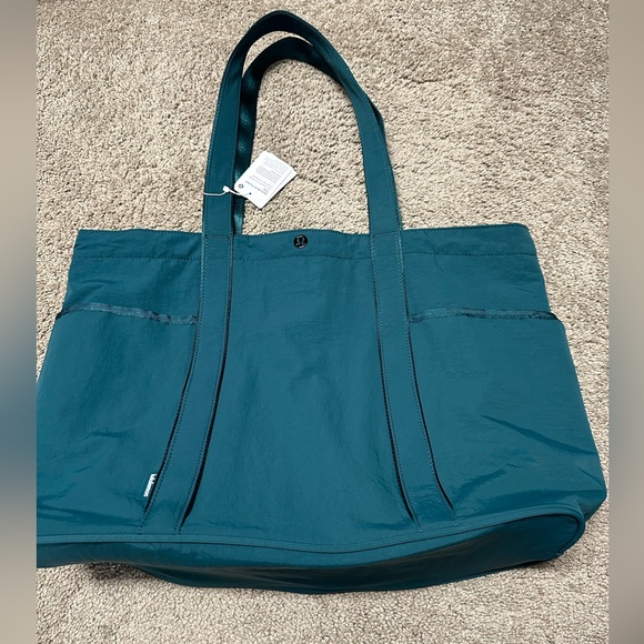 lululemon athletica Handbags - Lululemon Daily Multi-Pocket Tote